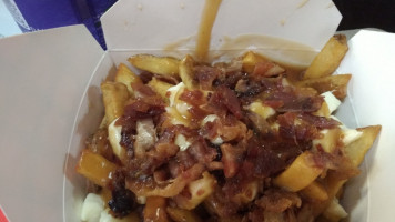 Smoke's Poutinerie food