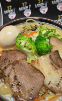 J7 Ramen food