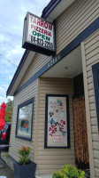 Yarrow Pizza And Pasta outside