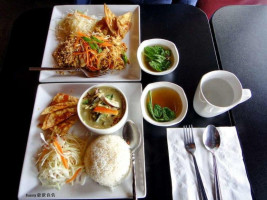 Chada Thai Fine Cuisine food