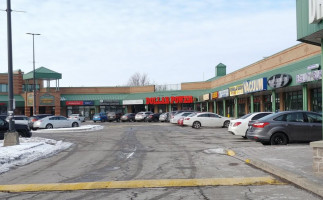 Sabroso Pita Express outside