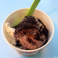 Yogurty's Froyo food