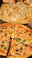 Omega Pizza Brossard food