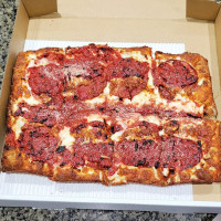 Red Top Pizza Detroit Style (brentwood) food