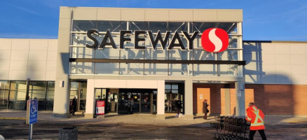 Safeway Callingwood outside