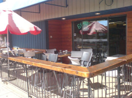 Mike's Place outside