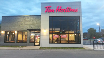 Tim Hortons outside