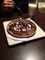 Boston Pizza food