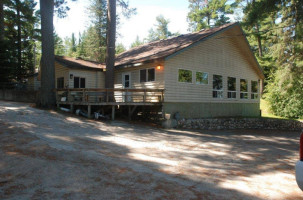 Lecuyer's Canada Lodge food