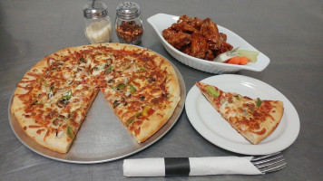 Great Canadian Pizza And Wings food