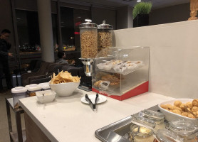 Plaza Premium Lounge (international) food