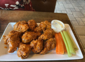 Wild Wing Burlington food