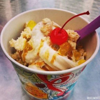 Yogurty's Froyo food