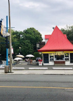 Dairy Queen outside