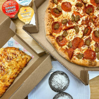 Domino's Pizza food