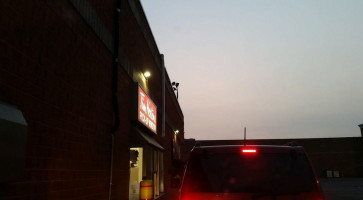 Tim Hortons outside