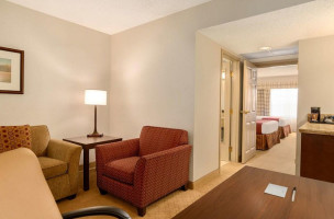 Country Inn Suites By Radisson, Calgary-airport, Ab inside