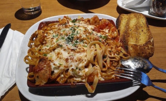 Boston Pizza food