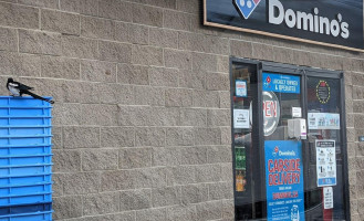 Domino's Pizza outside