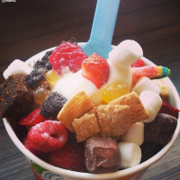 Yogurty's Froyo food