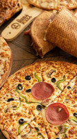 Omega Pizza Brossard food