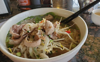 Pho Binh Minh food