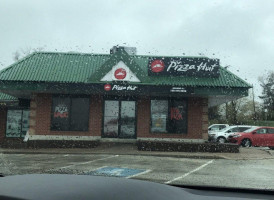 Pizza Hut outside