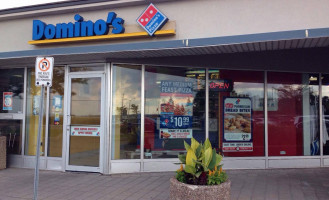 Domino's Pizza outside