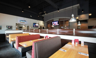 Boston Pizza inside