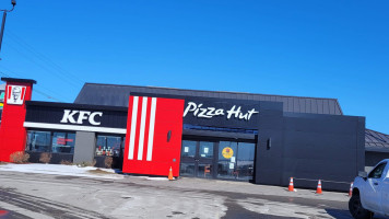 Pizza Hut inside