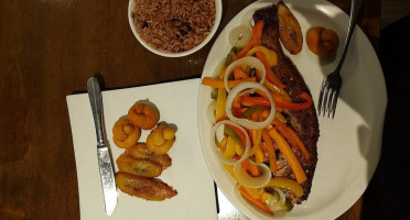 Diva's Delite Caribbean And Canadian Cuisine food