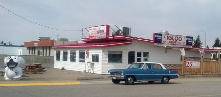 Igloo Drive-In outside