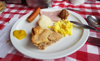 Cabane à Sucre La Sucrerie Blouin food