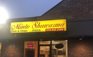 Minto Shawarma outside