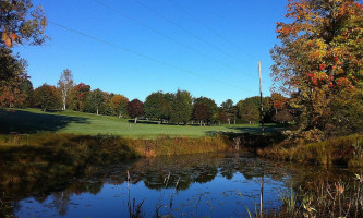 Pike Lake Golf Centre outside