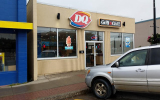 Dairy Queen Grill Chill outside