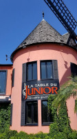 La Table Du Junior outside