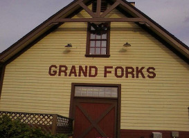 Grand Forks Station Pub outside