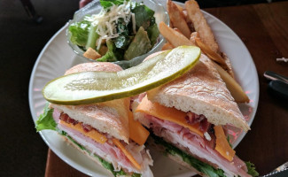 Grand Forks Station Pub food