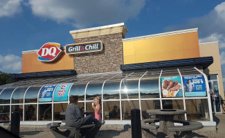 Dairy Queen Grill Chill outside