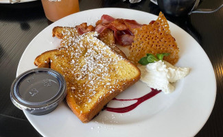 The Nineteenth food