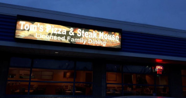 Tom's Pizza & Steakhouse Ltd outside