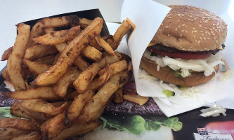 Le Petit Québec food