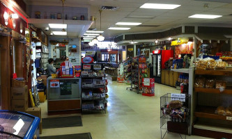 Red Rooster Country À l'intérieur