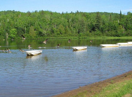 Manoir Du Lac Caché outside