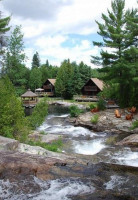 Laurentian Lodge outside