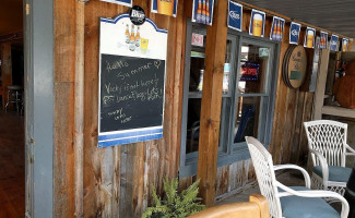 Pierside Pub & Grill outside