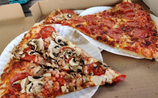 Vito's Pizza food