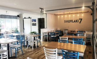 Souvlaki 7 Prévost inside