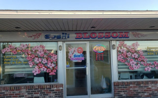 Sushi Blossom outside